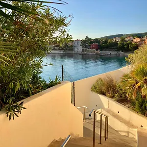 Appartement Coup De Coeur Centre Village Et Climatise 3 Etoiles Terra Cigala, Bandol